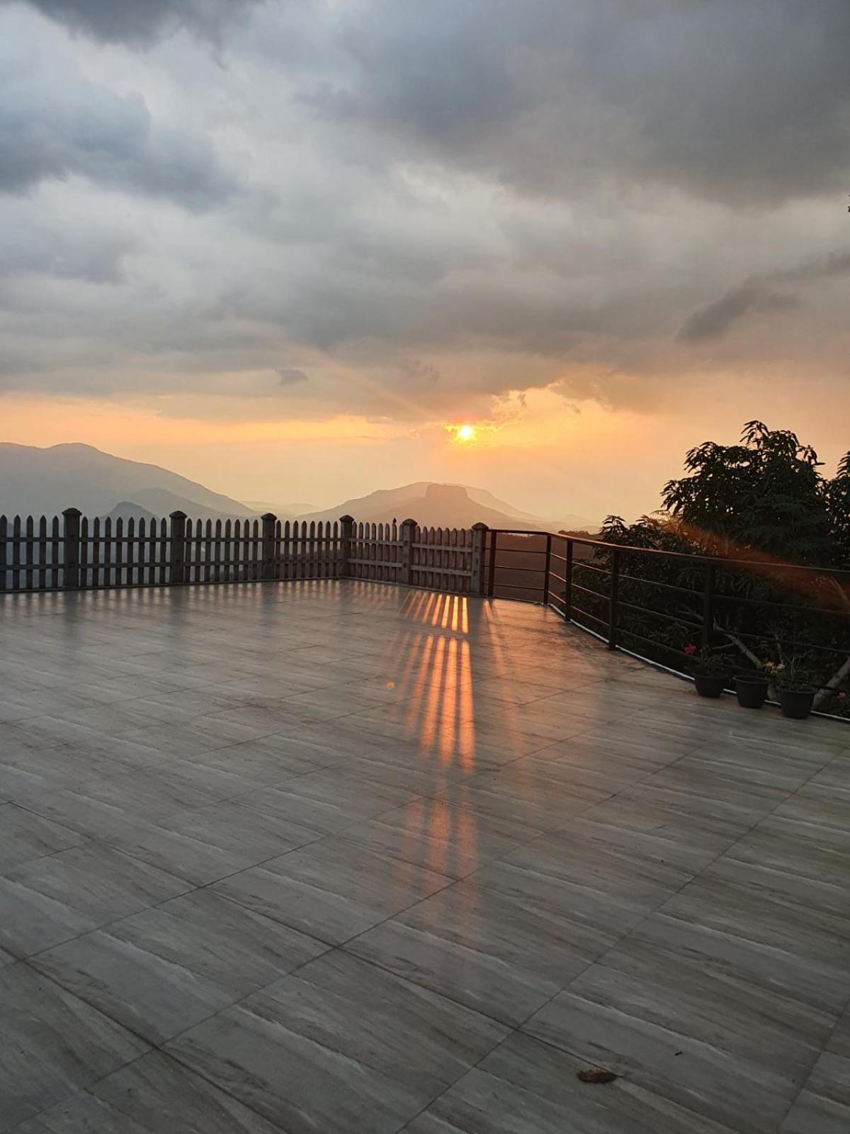 Serenity Valley Ambuluwawa Resort Kandy Zewnętrze zdjęcie